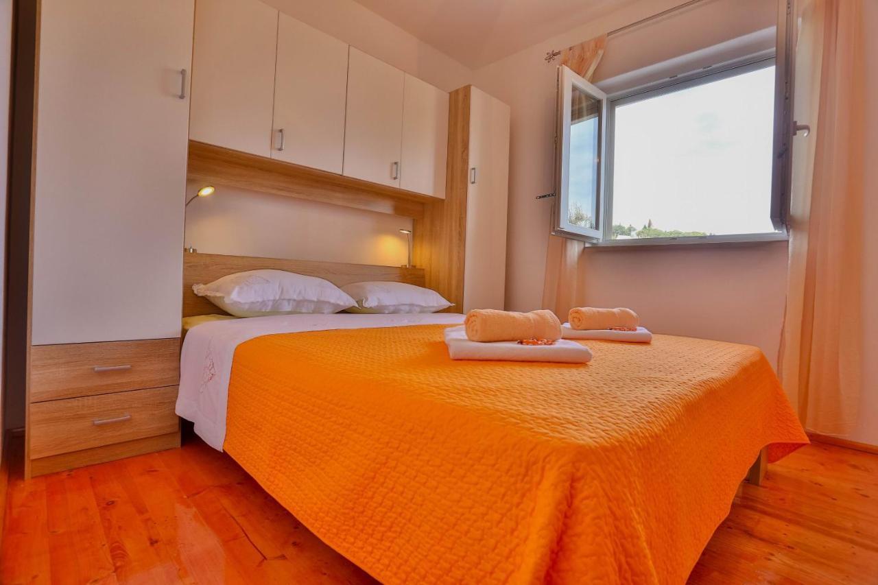 Apartments Lenka Sutivan Luaran gambar