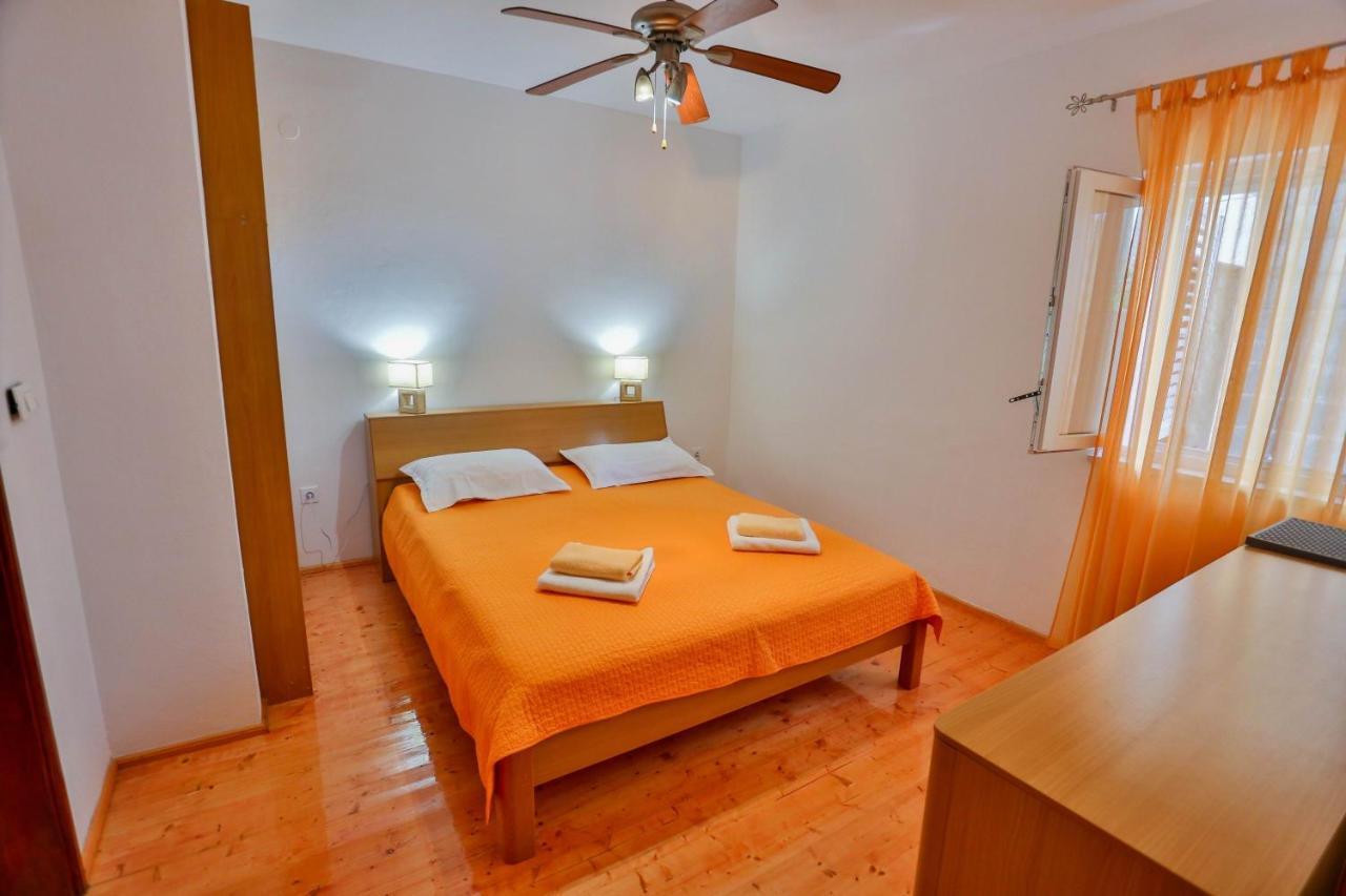 Apartments Lenka Sutivan Luaran gambar