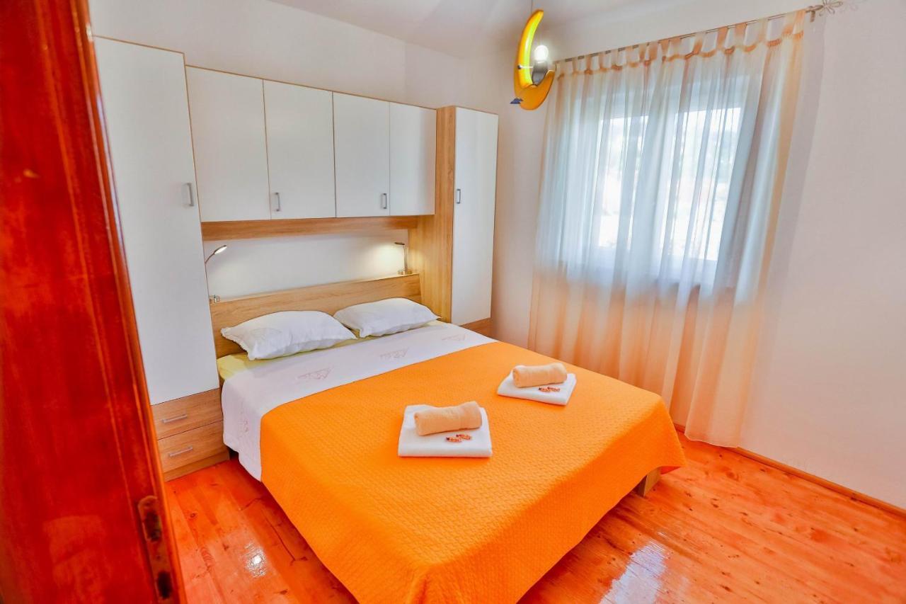 Apartments Lenka Sutivan Luaran gambar