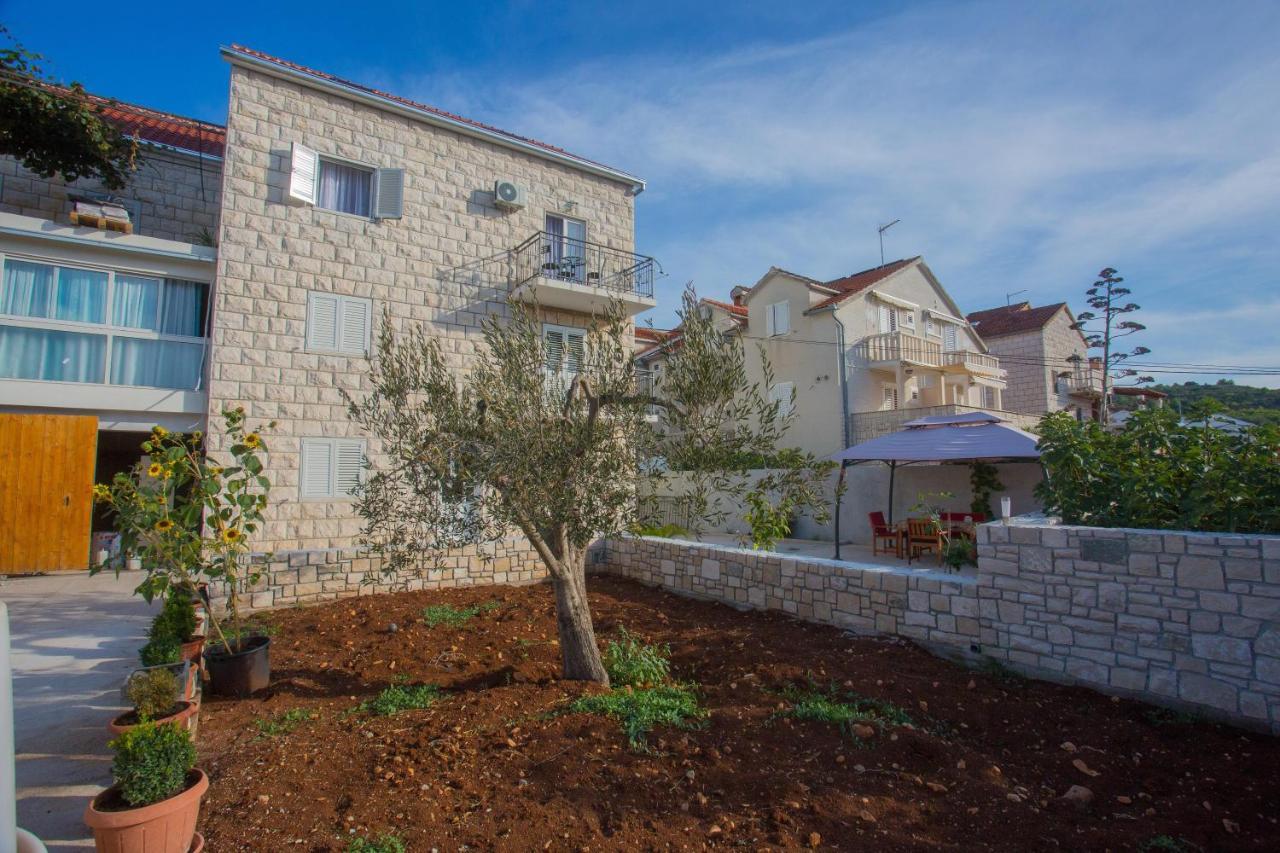 Apartments Lenka Sutivan Luaran gambar