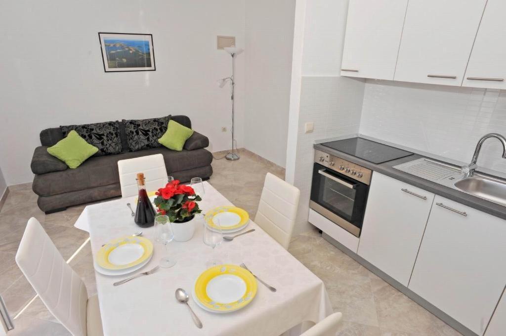 Apartments Lenka Sutivan Luaran gambar