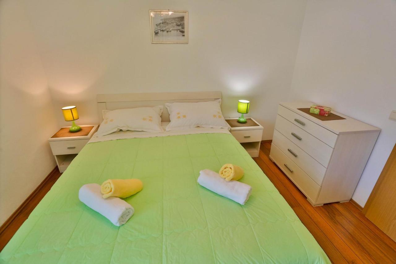 Apartments Lenka Sutivan Luaran gambar