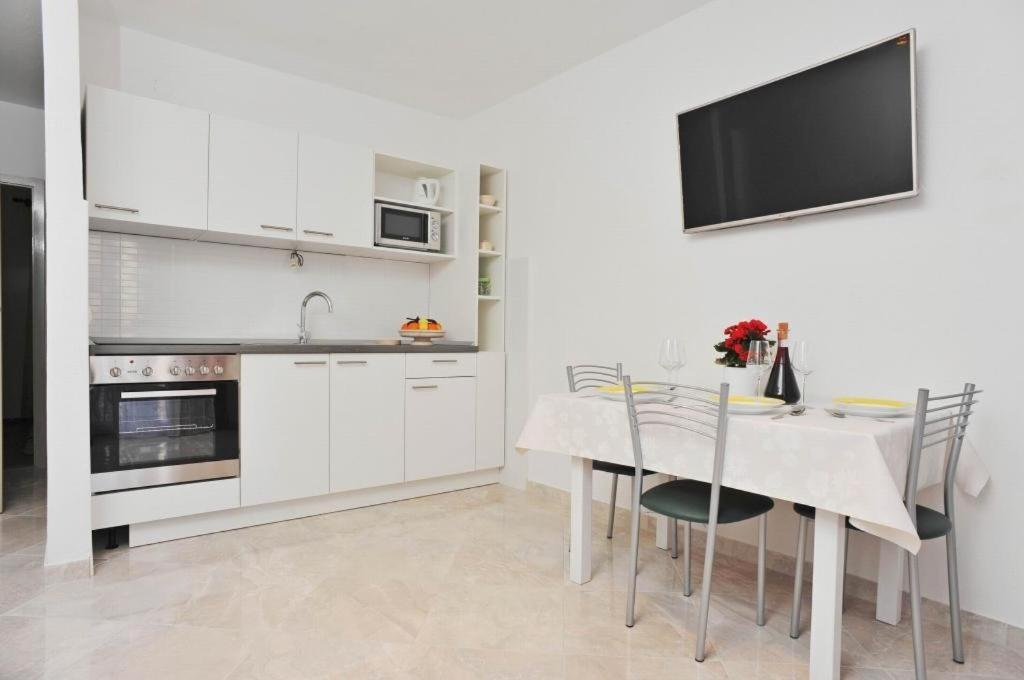 Apartments Lenka Sutivan Bilik gambar